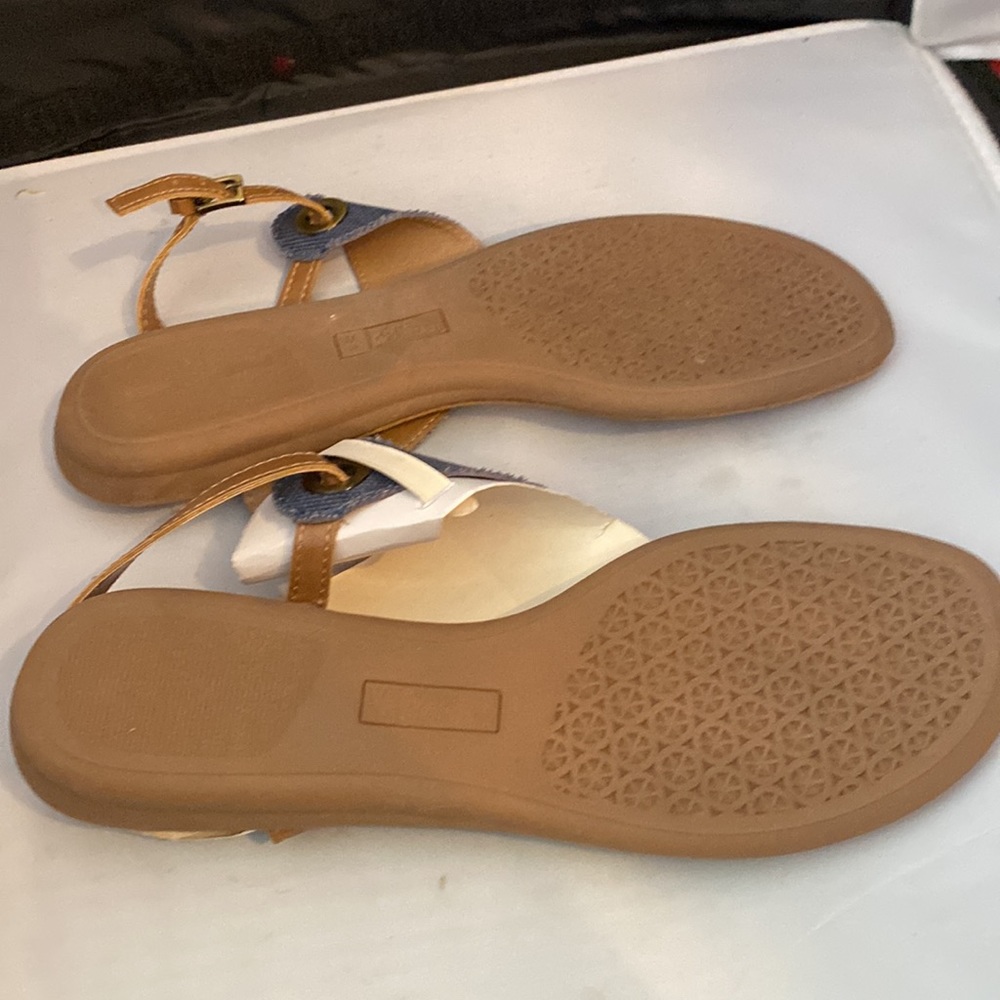 White Mountain London Thong Sandals Size 10M - Picture 7 of 9
